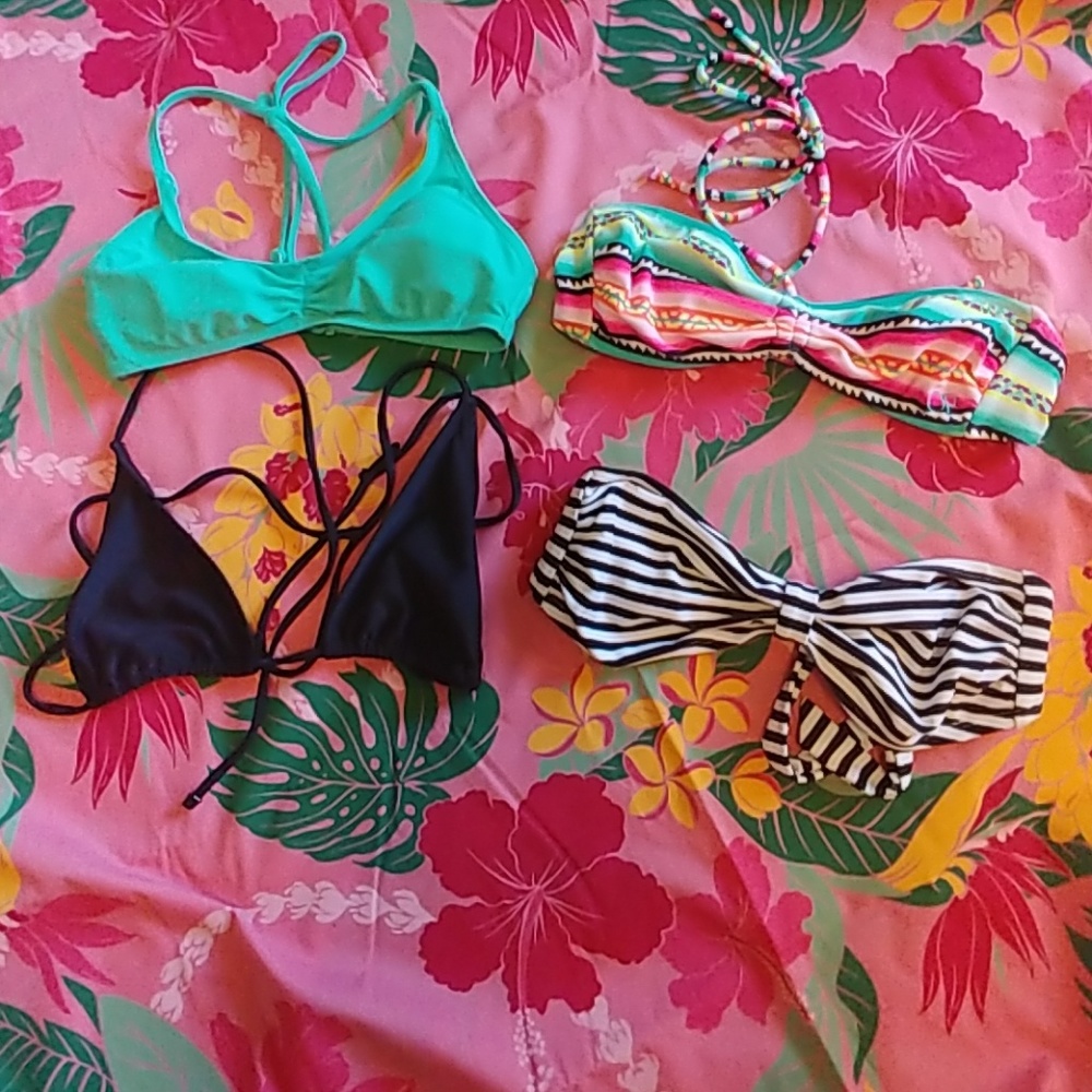 🌴Swim top bundle Sz XS